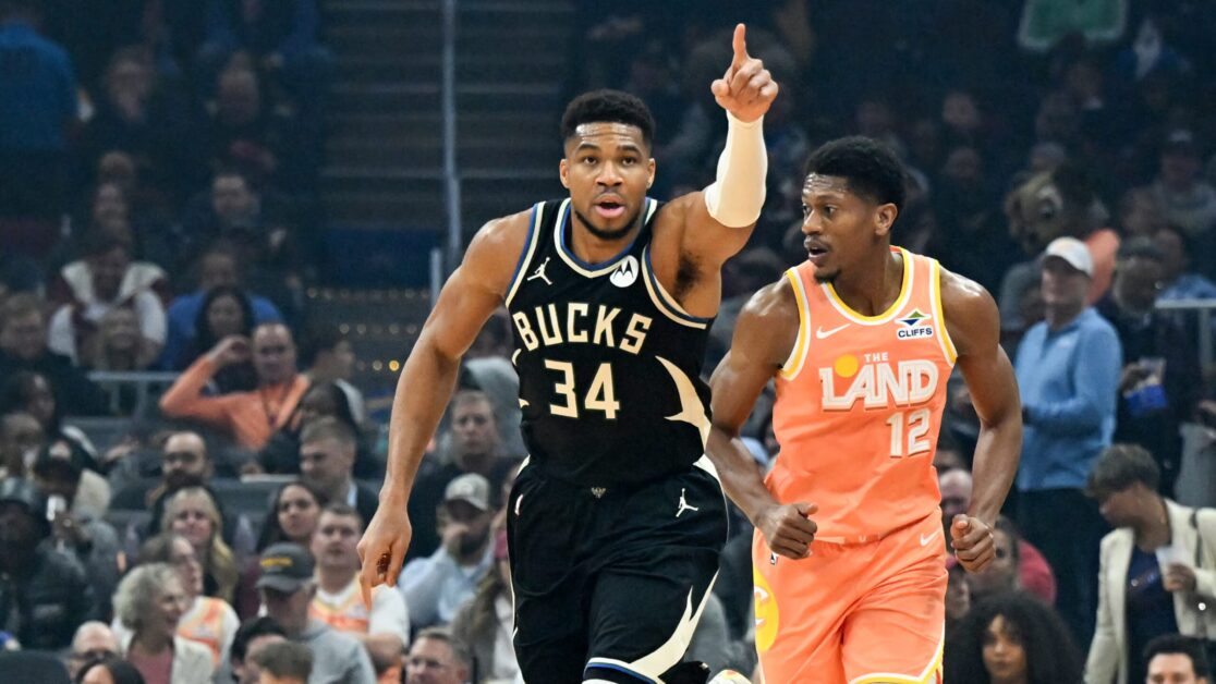 Giannis dự kiến sẽ vắng mặt khoảng 2 tuần. MVP 2 lần từng dính chấn thương trong trận thua của Milwaukee trước Cleveland hôm thứ Hai.