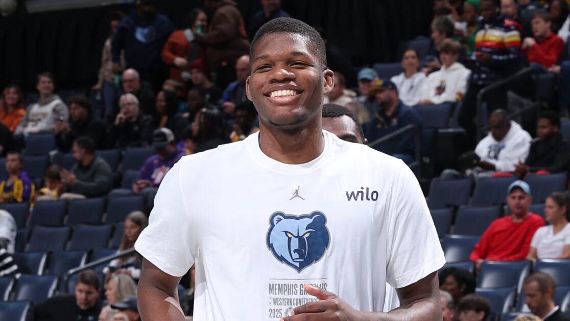 Hỏi đáp: Grizzlies’ Coward trên hành trình dài đến với NBA Đạo đức làm việc, sự tự tin và sự kiên trì theo đuổi ước mơ đã tiếp thêm động lực cho tân binh Cedric Coward trong hành trình NBA của anh ấy.