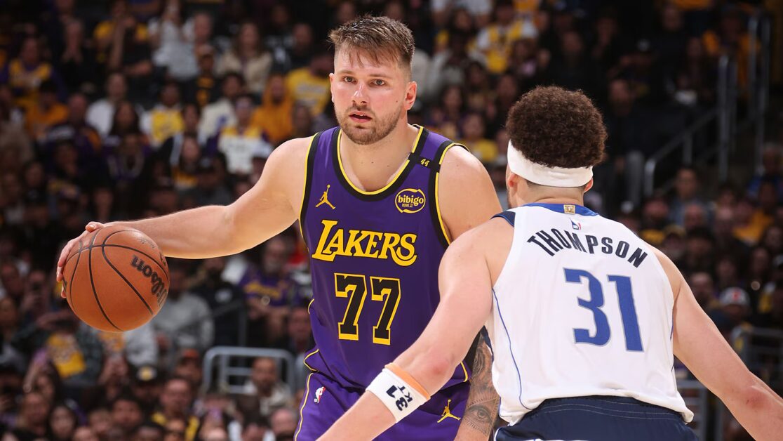 Cập nhật trực tiếp trên bảng xếp hạng NBA hôm thứ Bảy. Hãy theo dõi để xem những điểm nổi bật của bảng xếp hạng NBA ngày thứ Bảy.