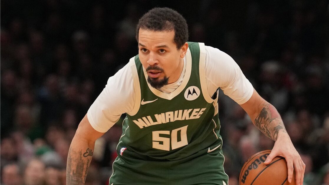 Báo cáo: Suns đổi lấy người bảo vệ Bucks AnthonyPhoenix chọn người bảo vệ Cole Anthony và giao dịch Nick Richards cho Milwaukee trong một cuộc hoán đổi được báo cáo.