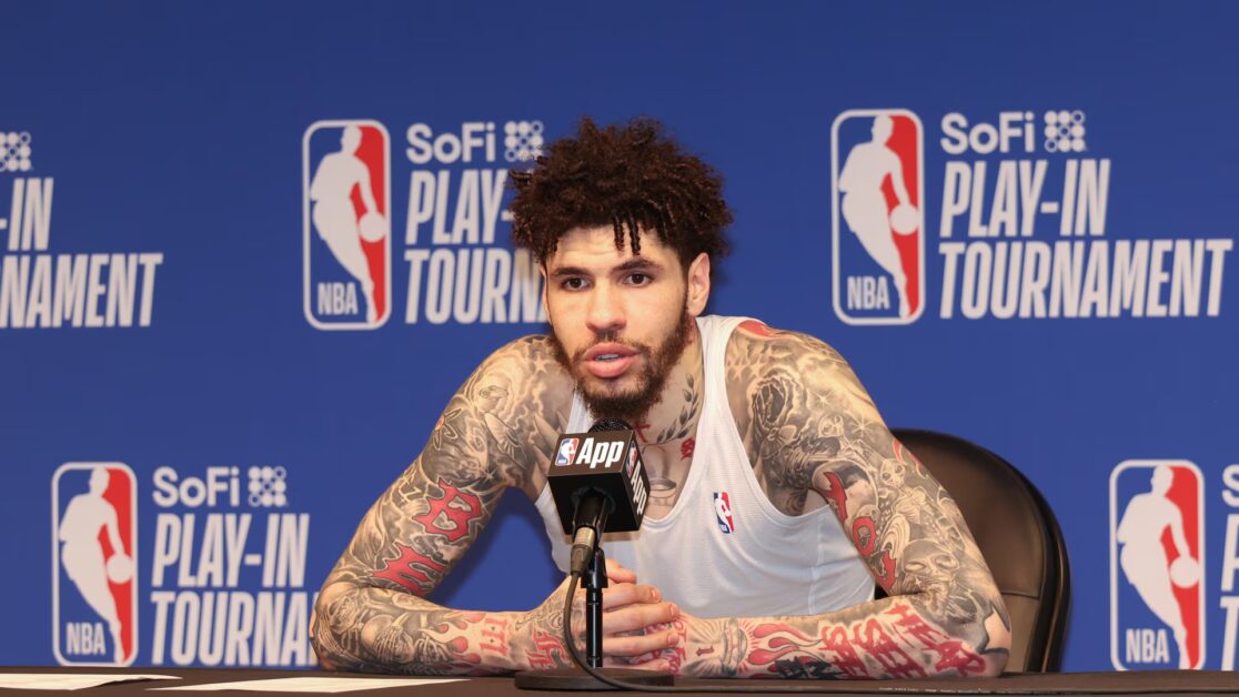 Người bảo vệ Hornets LaMelo Ball bị phạt, bị đánh giá là phạm lỗi trắng trợn