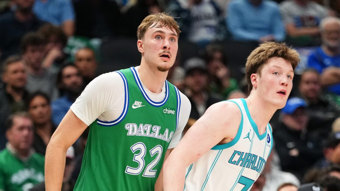 Kia Rookie Ladder: Ai sẽ củng cố trường hợp của họ? Cuộc tranh luận giữa Cooper Flagg-vs.-Kon Knueppel trong cuộc rượt đuổi Kia ROY đang diễn ra gay gắt, cộng thêm một gương mặt mới lọt vào Top 5 khi mùa giải 2025-26 sắp kết thúc.