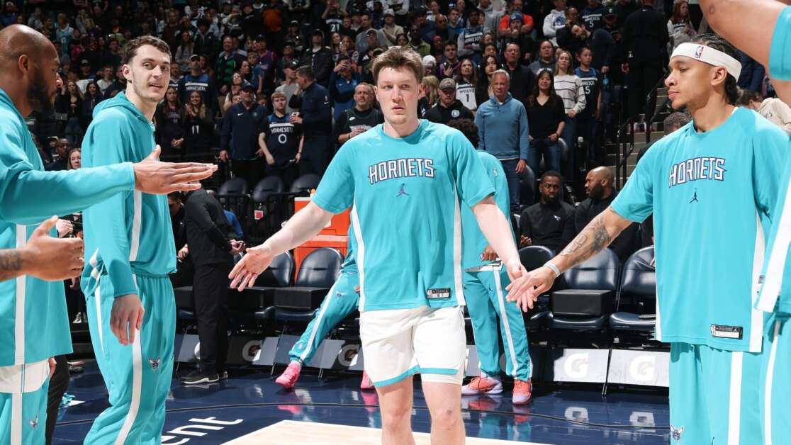 Kia Rookie Ladder: Knueppel vượt qua Steve Aschburner của FlaggNBA.com đưa ra lựa chọn cho Kia Rookie của năm, kỷ niệm một cuộc đua cạnh tranh khi mùa giải sắp kết thúc.