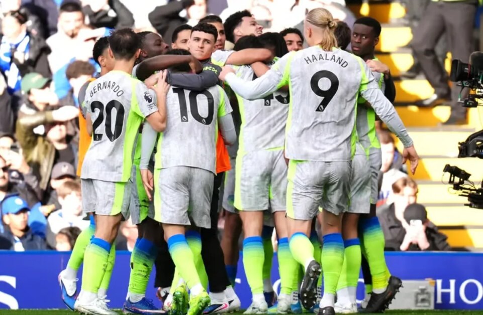Tóm tắt Premier League: Manchester City nối lại cuộc đua vô địch, Spurs đứng ở vị trí thứ 18 và hơn thế nữa