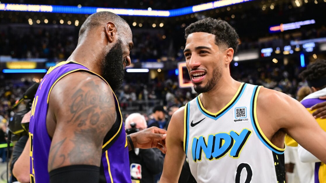 LeBron sang podcast với Haliburton tại Fanatics FestLeBron sẽ xuất hiện tại Fanatics Fest ở New York và ghi lại phiên bản trực tiếp của podcast video “Mind the Game” với Haliburton.