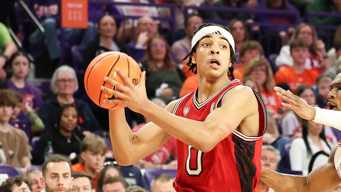 Sự hướng dẫn của cha thúc đẩy triển vọng của NBA Draft Mikel Brown Jr.