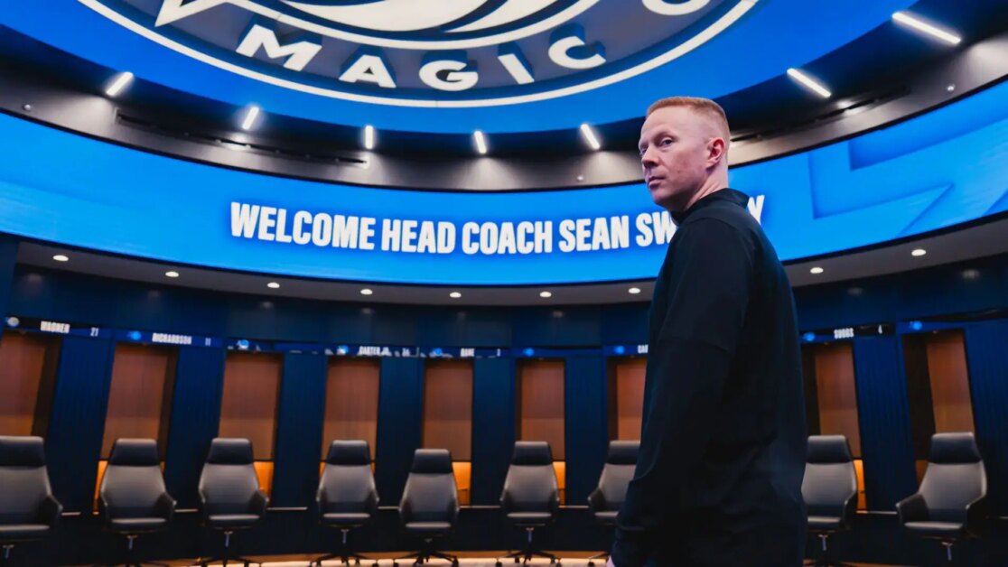 Sean Sweeney tiếp quản OrlandoSweeney đã thực hiện các cuộc phỏng vấn cho nhiều vị trí huấn luyện viên trưởng trong vài năm qua và nhiều vị trí trong số đó có vẻ giống nhau.