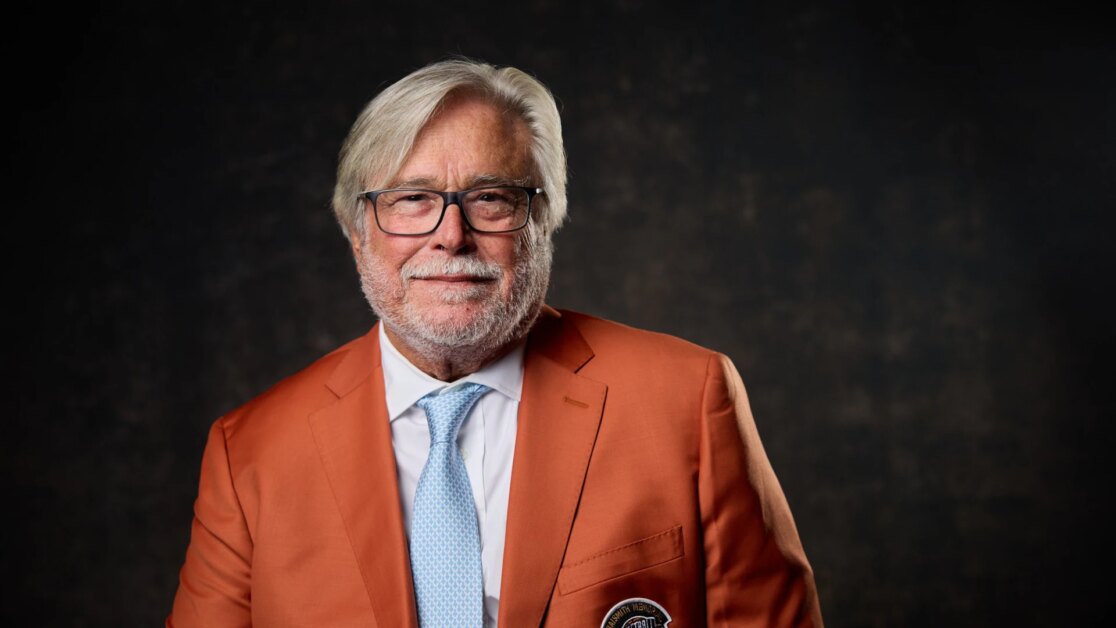 Arison được bầu làm Chủ tịch Hội đồng Thống đốc NBA Thống đốc Miami Heat Micky Arison đã được nhất trí bầu làm Chủ tịch tiếp theo của Hội đồng Thống đốc NBA